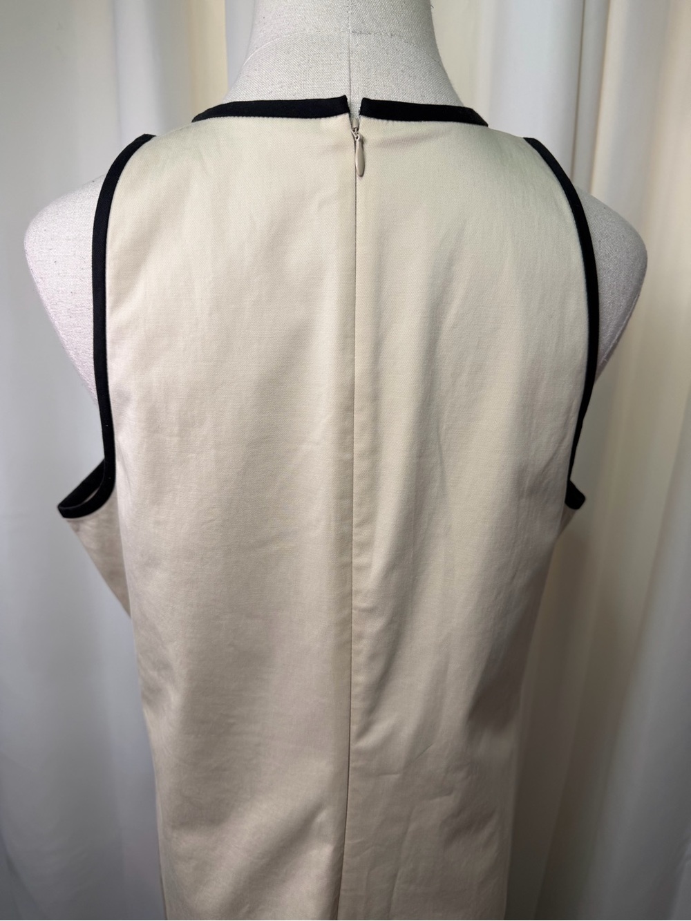 NWT Theory ‘Shift Dress in Organic Cotton’ in “Sand/Black” Size 12 - Picture 11 of 16